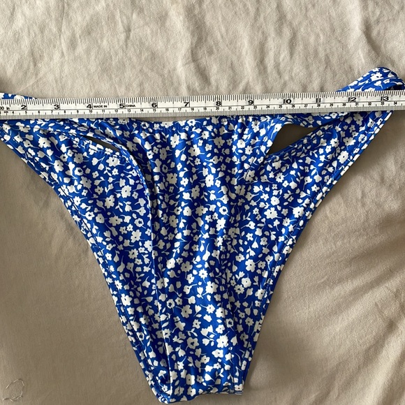 Stone fox bikini - Picture 7 of 7